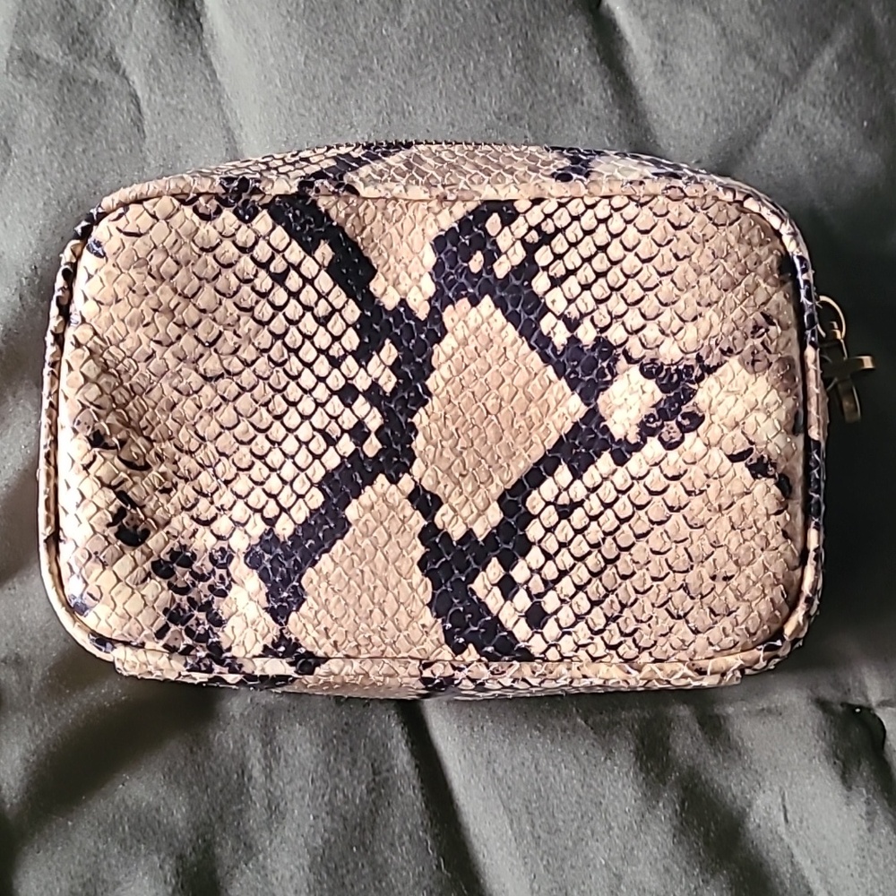 NWOT Golden Goose Faux snake print mini crossbody bag with chainlink strap - Picture 8 of 8